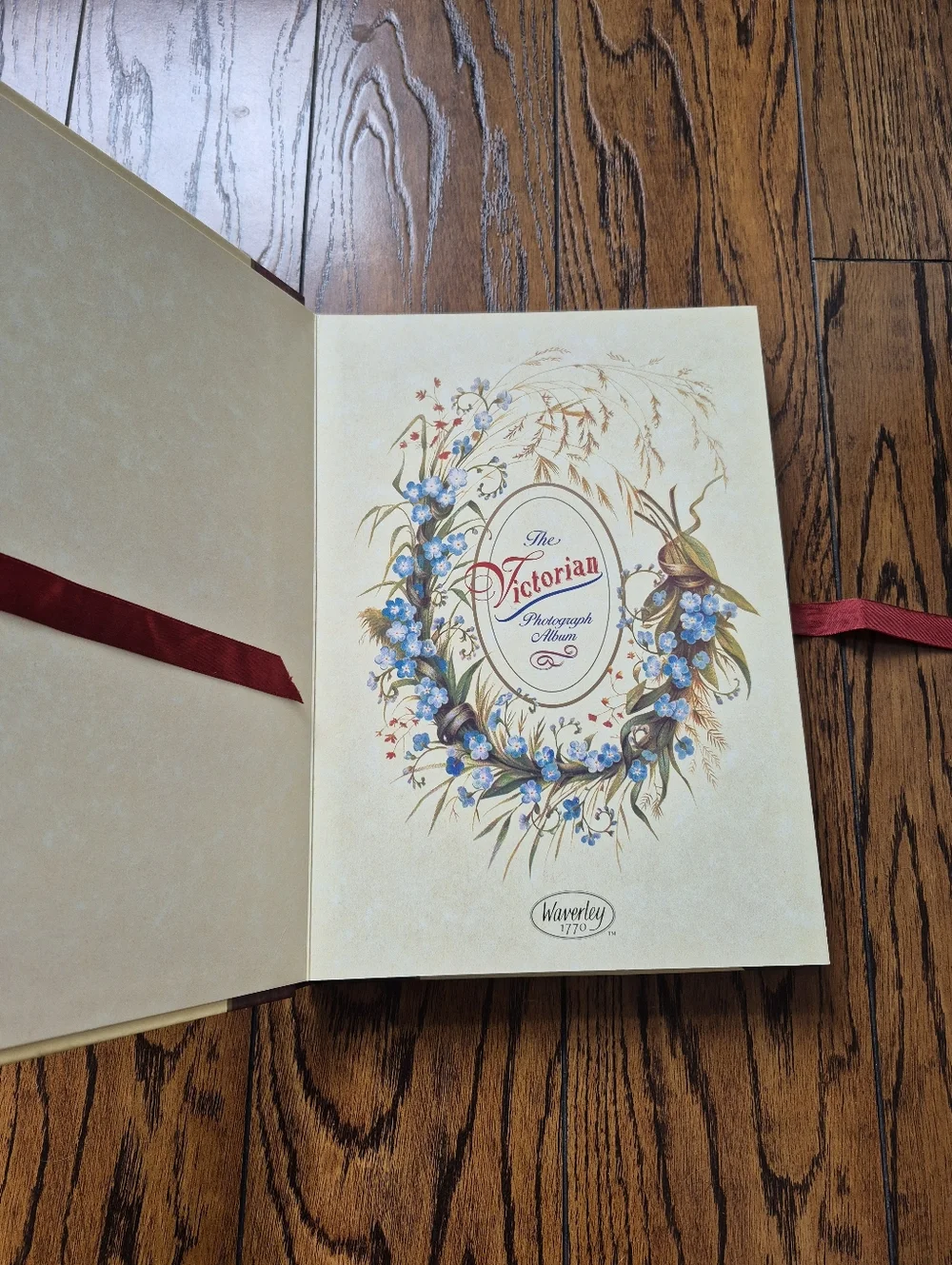 Victorian Photo Album - Picture 2 of 5